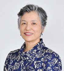 山田 万里子